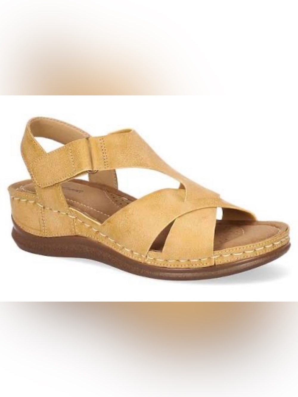 NIB/NWT Easy Street Women’s Sandal size 8.5 M.